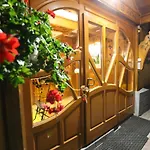ホームステイ Borowik ザコパネ
